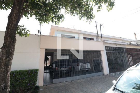 Fachada de casa à venda com 3 quartos, 200m² em Parque São Jorge, São Paulo
