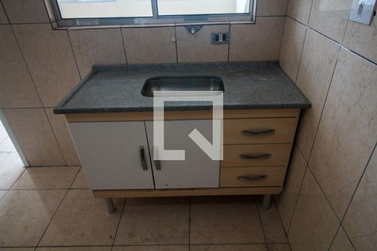 Cozinha de casa para alugar com 2 quartos, 100m² em Vila Bela, São Paulo