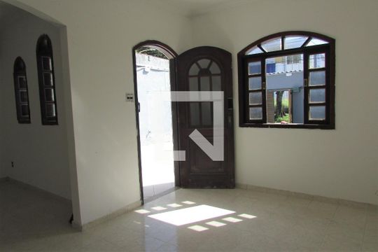 Casa para alugar com 2 quartos, 160m² em Campo Grande, Rio de Janeiro