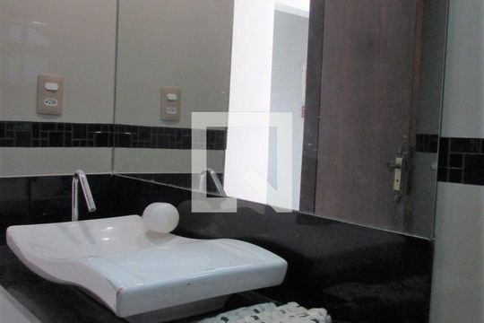 Detalhe - Banheiro Social de casa para alugar com 2 quartos, 160m² em Campo Grande, Rio de Janeiro