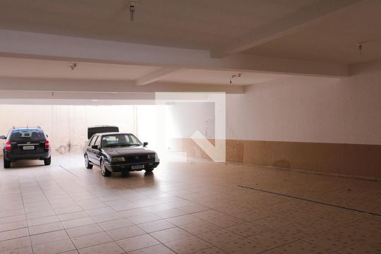 Garagem de apartamento para alugar com 2 quartos, 53m² em Jardim das Maravilhas, Santo André