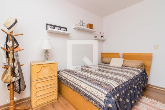 Quarto de apartamento à venda com 2 quartos, 147m² em Teresópolis, Porto Alegre