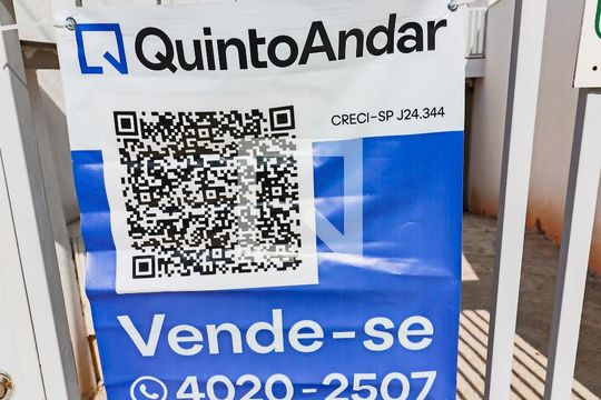 Fachada de casa à venda com 2 quartos, 135m² em Jardim das Vertentes, São Paulo