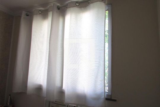 Detalhe do Quarto 1 - Cortina de apartamento para alugar com 2 quartos, 50m² em Campo Grande, Rio de Janeiro