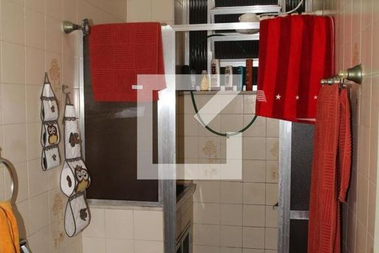 Banheiro Social de apartamento à venda com 2 quartos, 60m² em Olaria, Rio de Janeiro