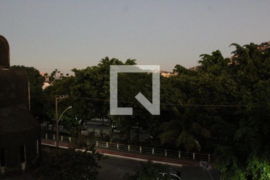 Vista da Sala de apartamento à venda com 2 quartos, 60m² em Olaria, Rio de Janeiro