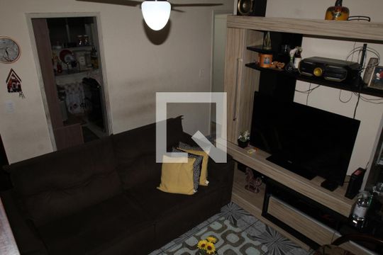 Sala de apartamento à venda com 2 quartos, 60m² em Olaria, Rio de Janeiro