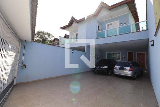 Fachada de casa à venda com 3 quartos, 155m² em Vila Harmonia, Guarulhos