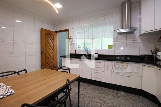 Cozinha de casa à venda com 3 quartos, 155m² em Vila Harmonia, Guarulhos