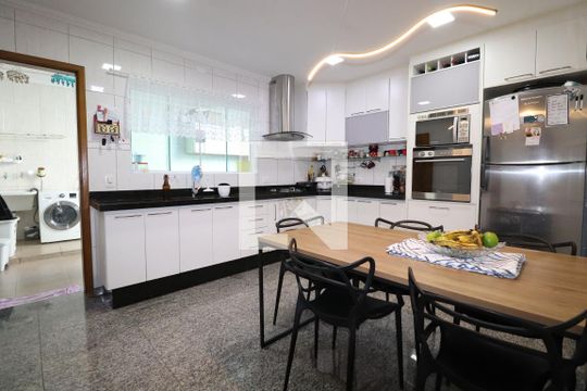 Cozinha de casa à venda com 3 quartos, 155m² em Vila Harmonia, Guarulhos
