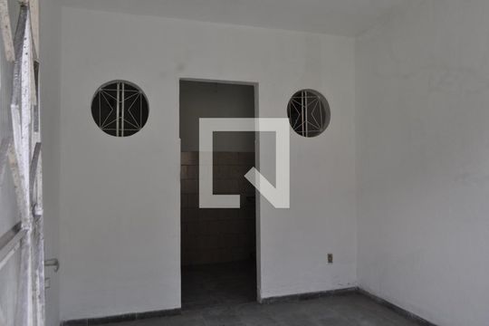 Kitnet/Studio para alugar com 1 quarto, 15m² em Freguesia de Jacarepaguá, Rio de Janeiro