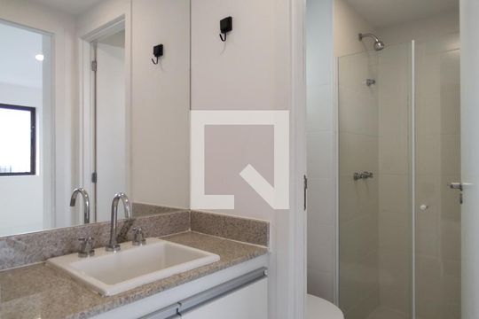 Banheiro de apartamento para alugar com 1 quarto, 39m² em Freguesia de Jacarepaguá, Rio de Janeiro