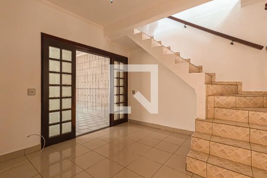 Casa para alugar com 3 quartos, 250m² em Jardim Albertina, Guarulhos