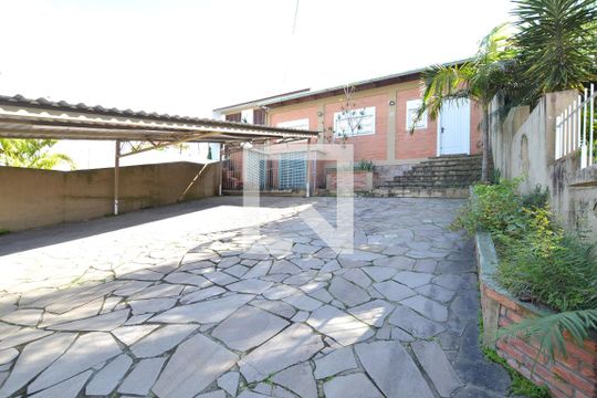 Casa à venda com 2 quartos, 300m² em Hípica, Porto Alegre