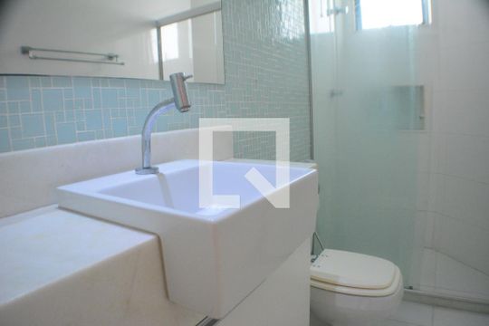 Banheiro Social de apartamento para alugar com 3 quartos, 100m² em Caminho das Árvores, Salvador