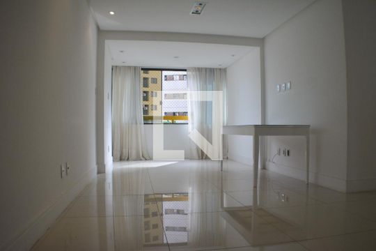 Apartamento para alugar com 3 quartos, 100m² em Caminho das Árvores, Salvador