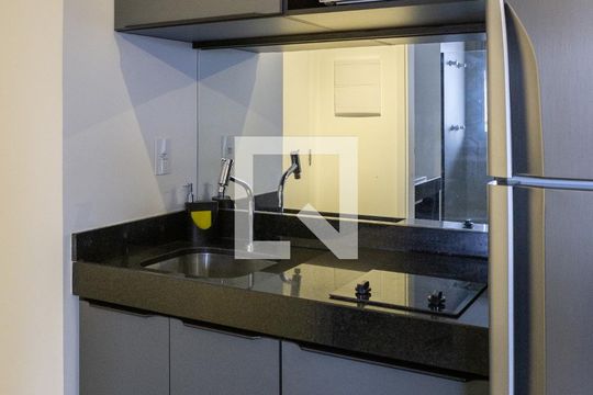 Cozinha de kitnet/studio para alugar com 1 quarto, 36m² em Perdizes, São Paulo