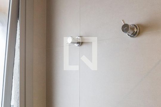 Banheiro de kitnet/studio para alugar com 1 quarto, 36m² em Perdizes, São Paulo