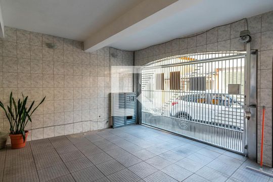 Garagem de casa à venda com 3 quartos, 188m² em Conjunto Residencial Novo Pacaembu, São Paulo