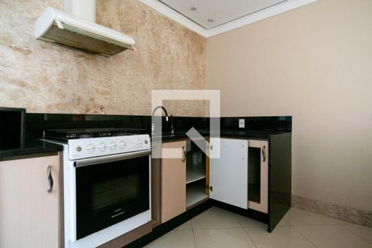 Cozinha de casa à venda com 3 quartos, 188m² em Conjunto Residencial Novo Pacaembu, São Paulo