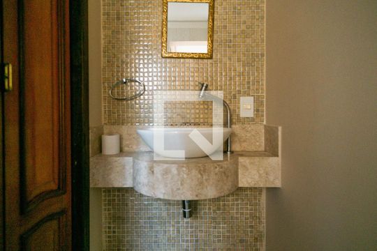 Lavabo de casa à venda com 3 quartos, 188m² em Conjunto Residencial Novo Pacaembu, São Paulo