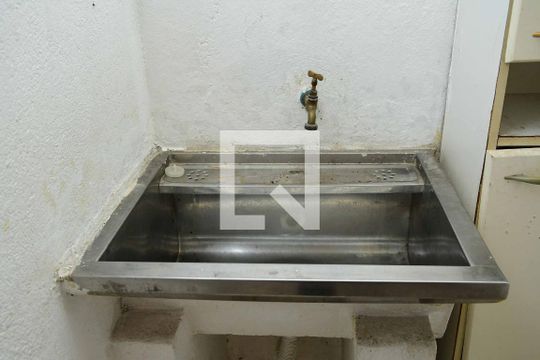 Área de Serviço de casa para alugar com 1 quarto, 35m² em Jardim do Engenho, Cotia