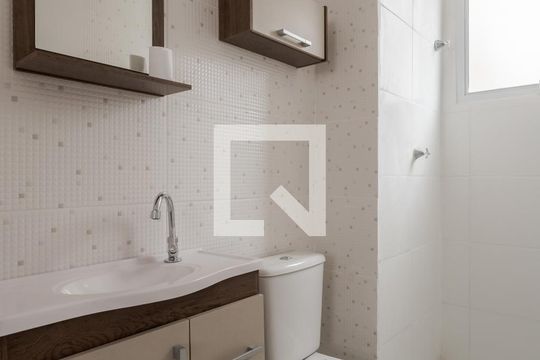 Banheiro de apartamento à venda com 2 quartos, 44m² em Protásio Alves, Porto Alegre