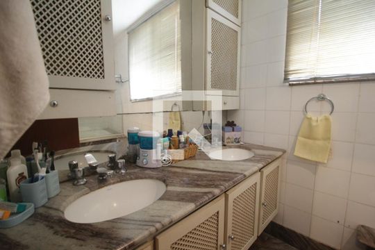 Pia de casa à venda com 6 quartos, 650m² em Cidade Jardim, São Paulo
