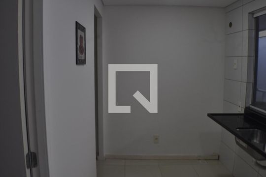 Sala Integrada com a Cozinha de kitnet/studio para alugar com 1 quarto, 30m² em Jacarepaguá, Rio de Janeiro