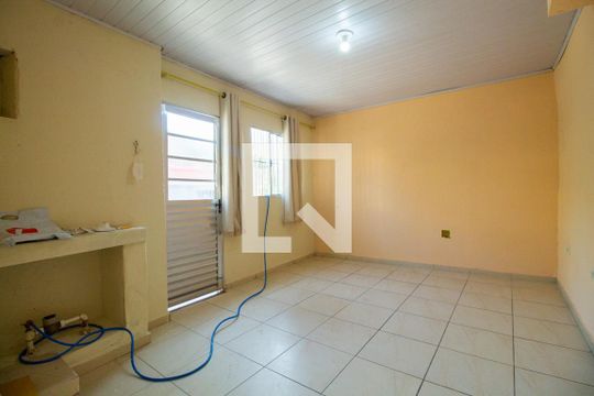 Sala de casa de condomínio para alugar com 2 quartos, 70m² em Vila Monumento, São Paulo