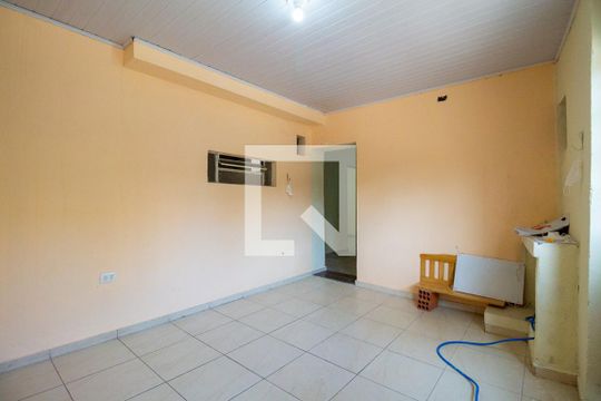 Sala de casa de condomínio para alugar com 2 quartos, 70m² em Vila Monumento, São Paulo