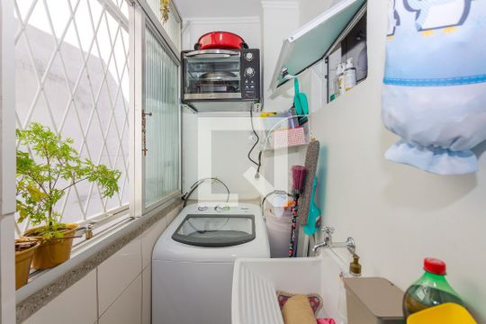 Cozinha e Área de Serviço de apartamento à venda com 2 quartos, 44m² em Higienópolis, Porto Alegre