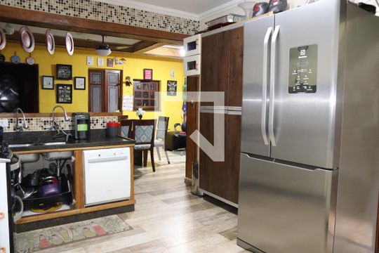 Cozinha de casa à venda com 3 quartos, 197m² em Parque Vitoria, São Paulo