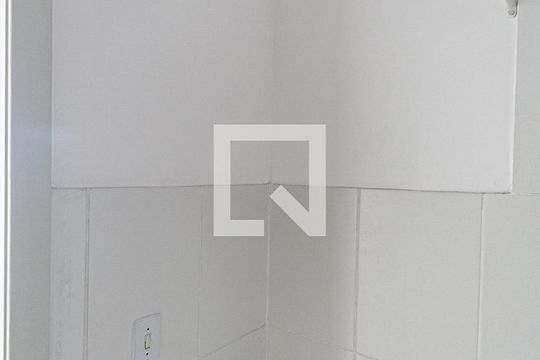 Banheiro Social de apartamento à venda com 2 quartos, 57m² em Teresópolis, Porto Alegre