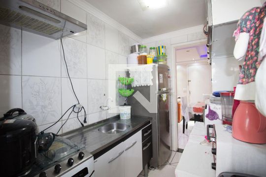 Cozinha de apartamento à venda com 2 quartos, 43m² em Jardim Maringa, São Paulo