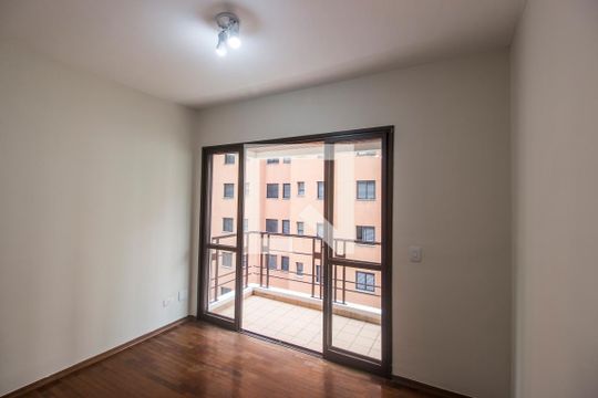 Sala de TV de apartamento para alugar com 3 quartos, 82m² em Alphaville Industrial, Barueri