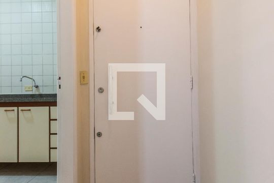 Entrada de apartamento para alugar com 3 quartos, 82m² em Alphaville Industrial, Barueri