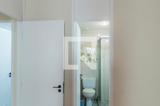 Banheiro da Suíte de apartamento para alugar com 3 quartos, 82m² em Alphaville Industrial, Barueri