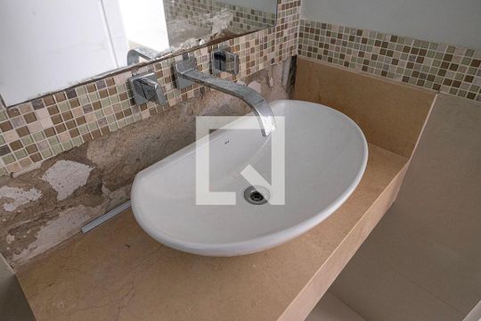 Banheiro de apartamento para alugar com 2 quartos, 105m² em Cerqueira César, São Paulo