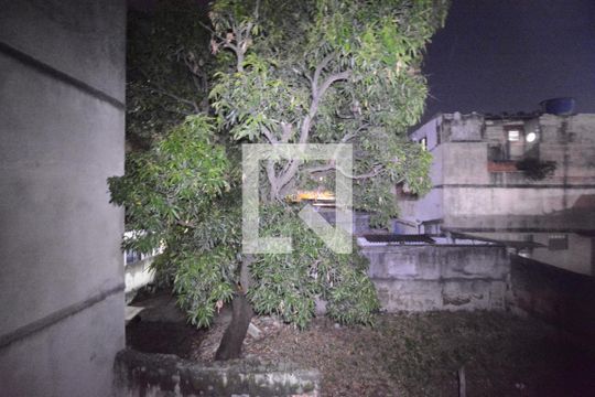 Vista do Quarto 1 de apartamento para alugar com 2 quartos, 56m² em Olaria, Rio de Janeiro