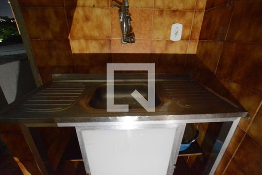 Cozinha  de apartamento para alugar com 2 quartos, 56m² em Olaria, Rio de Janeiro
