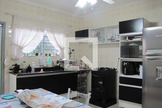 Cozinha de casa à venda com 4 quartos, 240m² em Vila Pierina, São Paulo