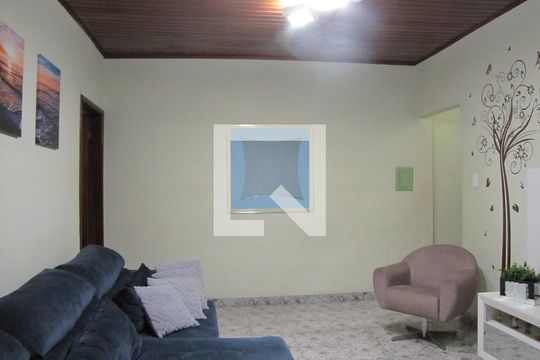 Sala de casa à venda com 4 quartos, 240m² em Vila Pierina, São Paulo