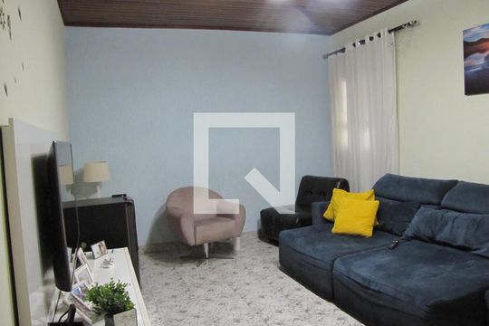 Casa à venda com 4 quartos, 240m² em Vila Pierina, São Paulo