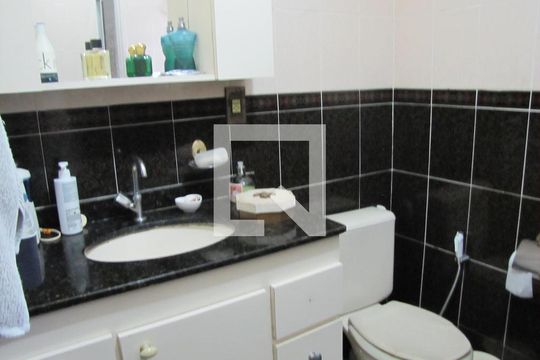 Banheiro da Suíte de casa à venda com 4 quartos, 240m² em Vila Pierina, São Paulo