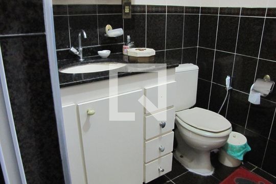 Banheiro da Suíte de casa à venda com 4 quartos, 240m² em Vila Pierina, São Paulo