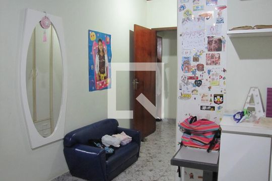 Quarto 2 de casa à venda com 4 quartos, 240m² em Vila Pierina, São Paulo