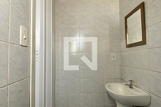 Banheiro de kitnet/studio à venda com 1 quarto, 28m² em Centro, São Leopoldo