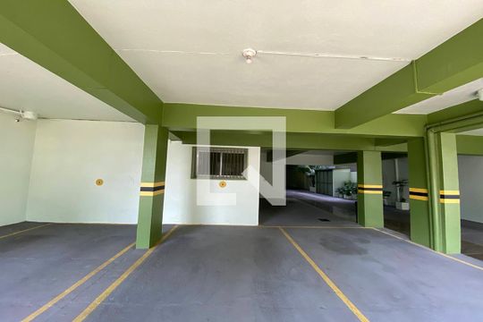 Garagem de kitnet/studio à venda com 1 quarto, 28m² em Centro, São Leopoldo