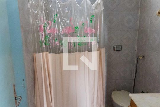 Banheiro de casa para alugar com 1 quarto, 50m² em Grajaú, Rio de Janeiro